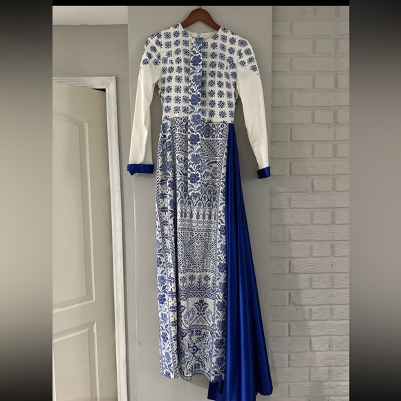 Embroidered dress Thobe